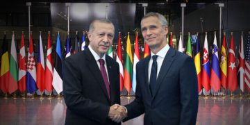 NATO’nun tarihi zirvesinde gündem yoğun