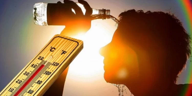 Vatandaş kavurucu sıcaktan suya yüklendi, İSKİ ‘’tasarruf ‘’ dedi