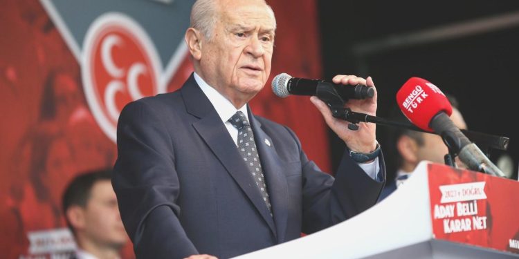 Bahçeli’den emekli maaşlarına seyyanen artırım daveti