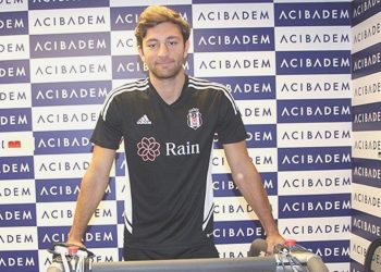 Beşiktaşlı futbolcu Emrecan Uzunhan’a trafikte taarruz