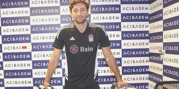 Beşiktaşlı futbolcu Emrecan Uzunhan’a trafikte taarruz