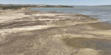 Büyükçekmece Gölü’nde kuraklık alarmı!