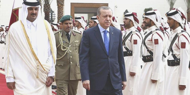 Cumhurbaşkanı Erdoğan Katar’da resmi merasimle karşılandı