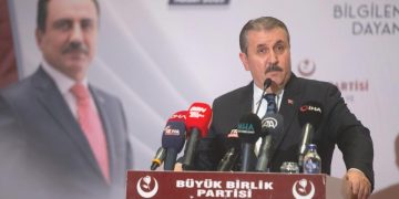 Destici hem ÖTV artırımını hem iktisat idaresini eleştirdi