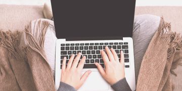 Dünyada gençler hibrit çalışmayı tercih ediyor