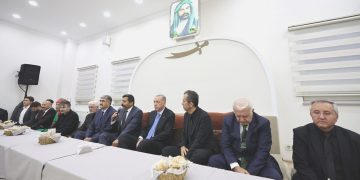 Erdoğan, Ali Baba Cemevi’nde muharrem ayı iftarına katıldı