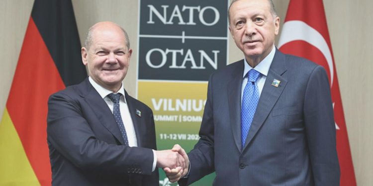 Erdoğan, Almanya Başbakanı Olaf Scholz ile bir ortaya geldi