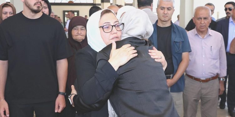 Fatma Şahin’in babasının cenazesi toprağa verildi