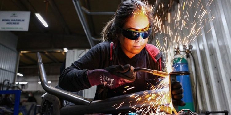 Fiyatlı çalışan sayısı arttı