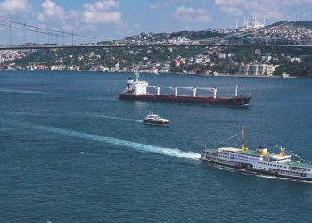 İstanbul Boğazı gemi trafiğine açıldı