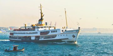 Kadıköy-Beşiktaş vapurundan bir yolcu atladı