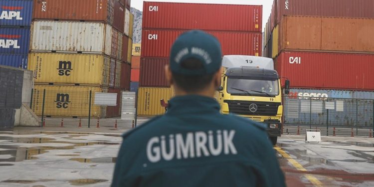 Kara taşıtlarının ülkeye girişinde yeni gümrük açıldı