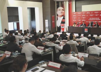 Kılıçdaroğlu, partisinin gençlik kolları vilayet liderleriyle buluştu