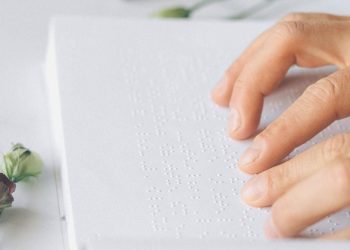 Kredi müracaatında 2 saat bekletilen görme engelliye tazminat