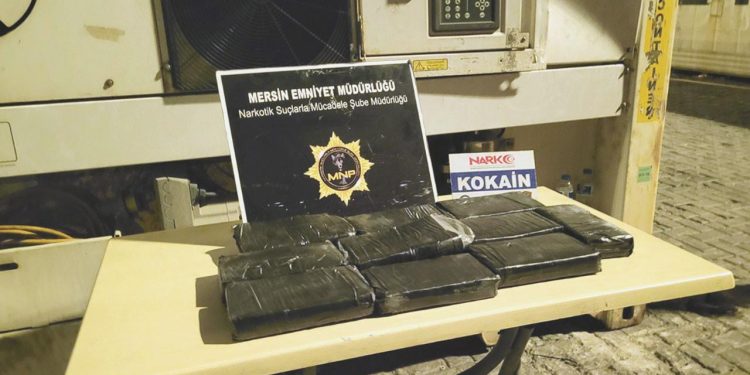 Mersin’deki limanda 11 kilogram kokain bulundu