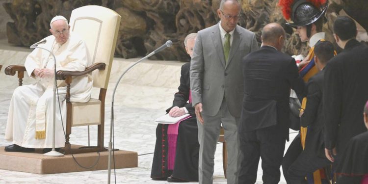 Papa’dan kuran yakılmasına reaksiyon: Tiksiniyorum