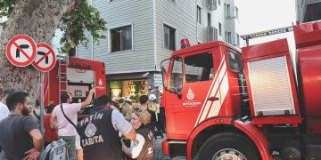 Sultanahmet’te otelde yangın çıktı