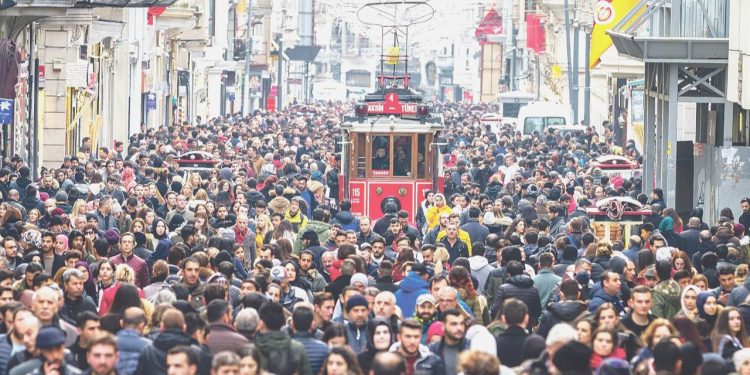 Taksim’de patlama sesi duyuldu, torpil çıktı!