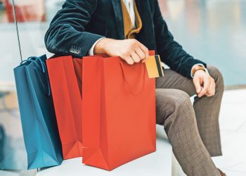 Tatil alışverişi fiyatların fırlamasıyla yavaşladı