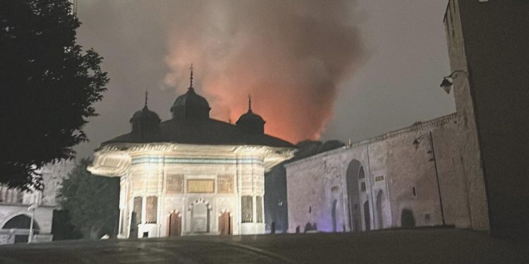 Topkapı Sarayı’nda restoran yangını