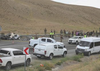 Van’da askeri araç kaza yaptı: 1 meyyit, 12 yaralı