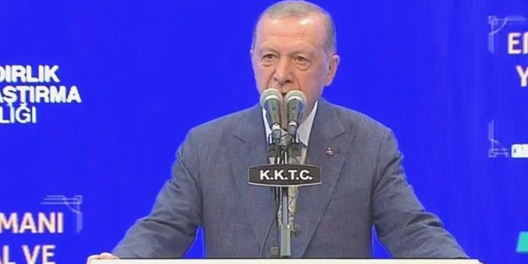 Yeni Ercan Havalimanı açıldı