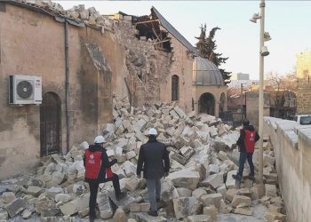 Zelzelede ziyan gören tarihi yapıların inşasına başlanıyor