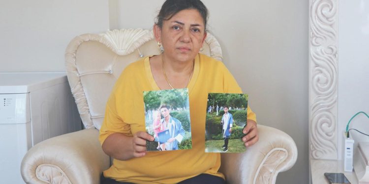 Zelzeleden sonra 5 aydır oğlunun izine ulaşılamadı