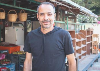 Zelzeleden sonra kayıtlara ‘ölü’ olarak geçti, artık yaşadığını ispatlamaya çalışıyor