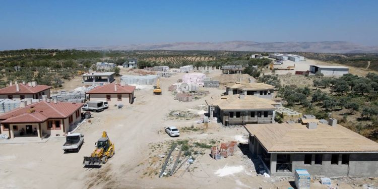 Zelzelenin vurduğu Hatay’a 250 bin konut inşa edilecek