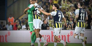 Fenerbahçe evinde Twente’yi farklı mağlup etti