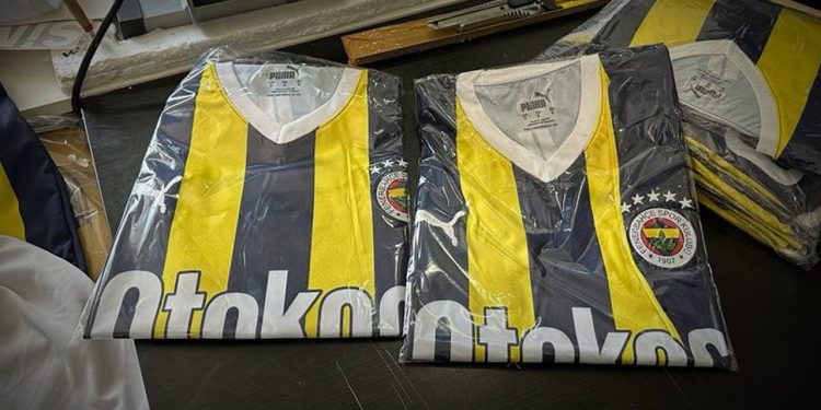 İstanbul Emniyeti’nden ‘sahte forma’ baskını: Fenerbahçe 7 milyonluk zarardan kurtuldu