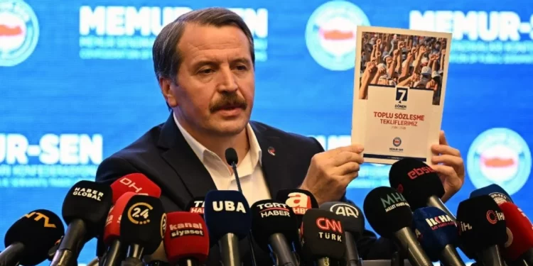 Memur zamlarında pazarlık süreci yarın son buluyor