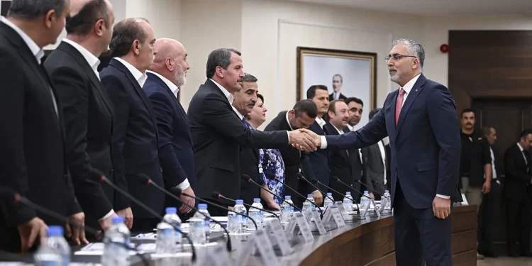 Memurlar 3 ayda bir zamda ısrarcı