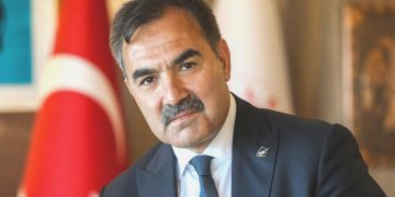 Ahlat Belediye Lideri Çoban, trafik kazası geçirdi