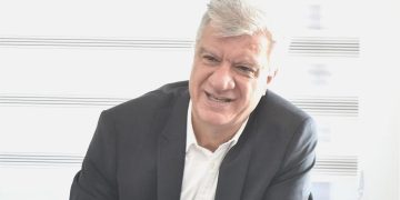 Beyin kanaması geçiren belediye lideri ağır bakımda