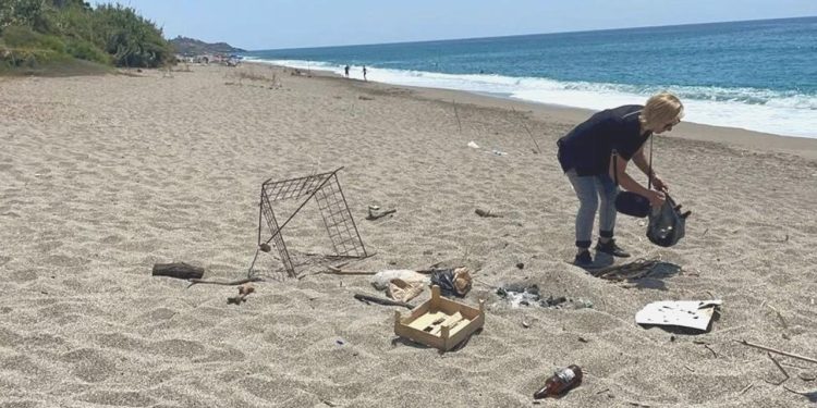 Caretta yuvasının üstünde mangal yaptılar