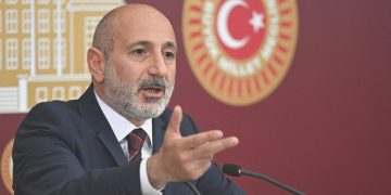 CHP’den Davutoğlu’nun kelamlarına birinci reaksiyon: Gelecek seçimde uzunluklarının ölçüsünü alsınlar