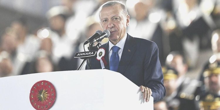 Cumhurbaşkanı Erdoğan, Ahlat’taki bölge valileri toplantısına katıldı
