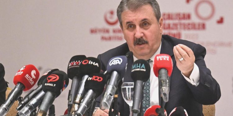 Destici: Minimum ücretliden vergi alınmamalı