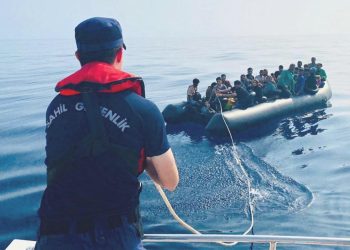 Ege’de göçmen kurtarma operasyonu