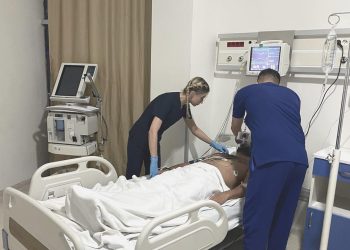 Hasta yakınlarının saldırdığı tabip ağır bakımda