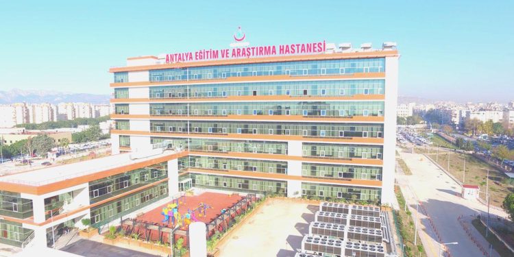 ‘Hastanelere corona nedeniyle ziyaretçi alınmıyor’ savına yalanlama