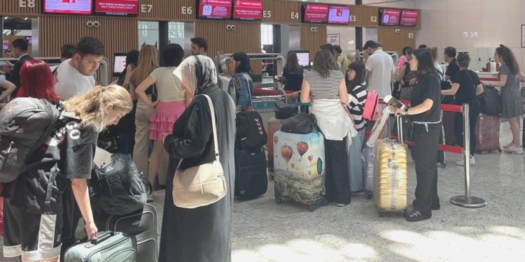 Havalimanlarını birinci 7 ayda 118,7 milyon yolcu kullandı