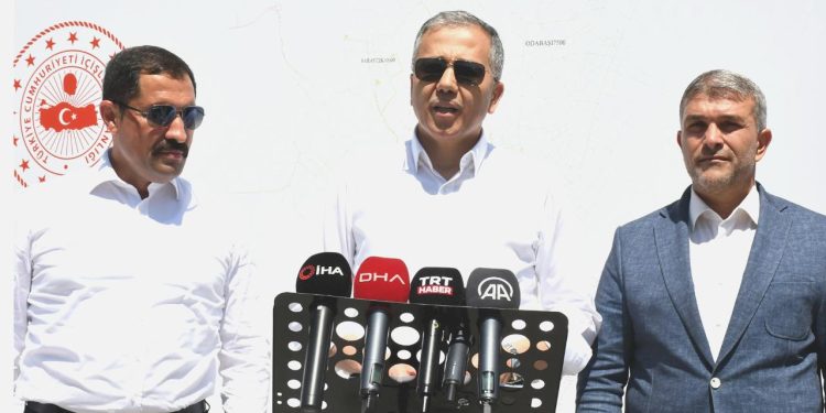 İçişleri Bakanı Yerlikaya: Ağır hasarlı binaların yüzde 49’u yıkıldı