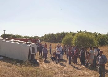 Isparta’da minibüsle tarım aracının çarpıştı: 1 meyyit, 13 yaralı