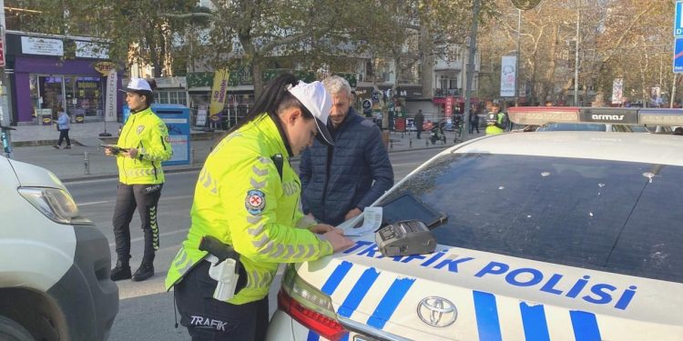 İstanbul’da kontrollerde şoförlere 286 bin 149 lira ceza kesildi