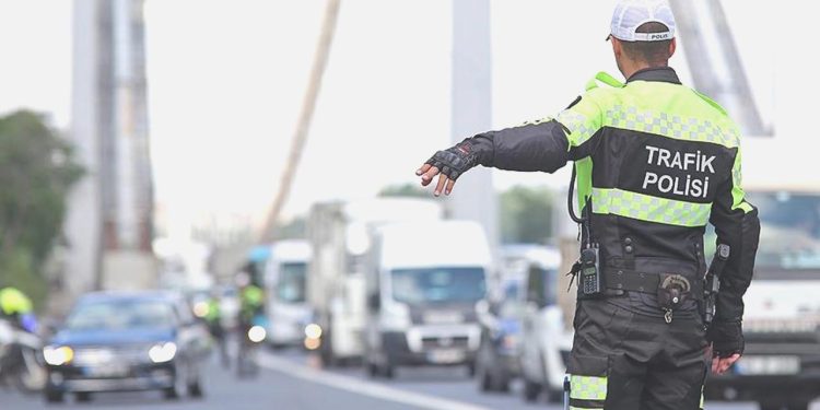 İstanbul’da motosiklet kontrolü: 111 bin 718 lira ceza kesildi