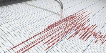 İzmir açıklarında 3.9’luk sarsıntı