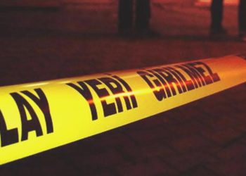 İzmir’de annesini satırla yaralayan kişi gözaltına alındı